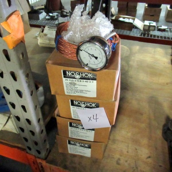 lot 447 image: Noshok 25-310-1-4-8-2-40-3-2 Pressure Gauges