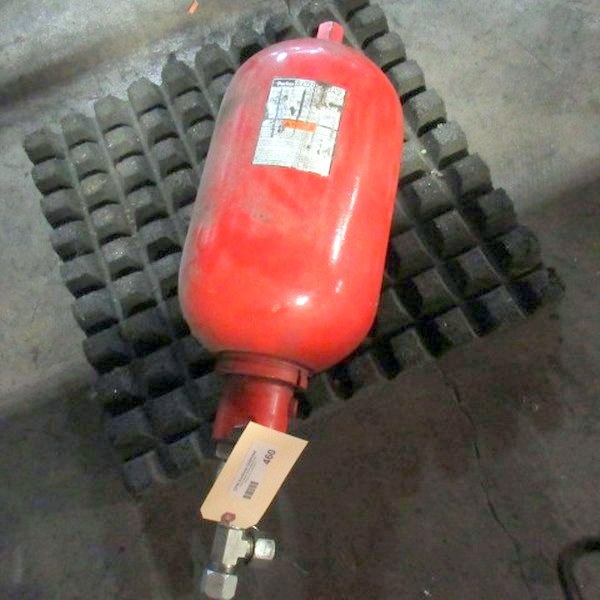 lot 460 image: Parker Bladder Accumulator