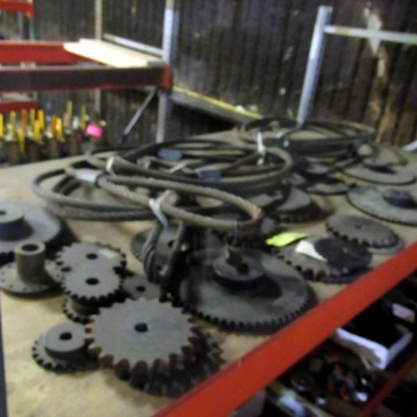 lot 468 image: Assorted Lot Of Martin Gears And Cables