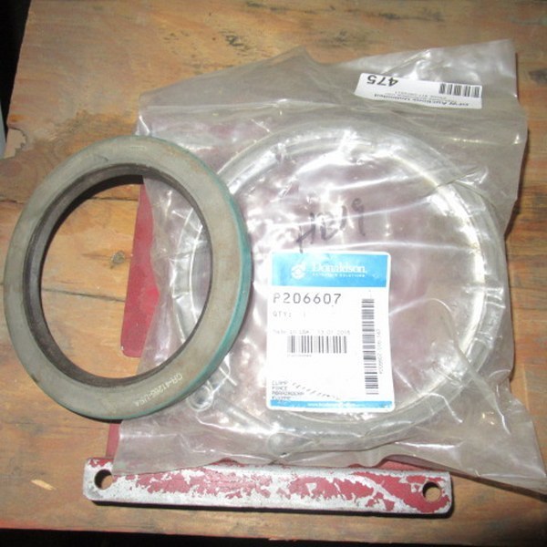 lot 475 image: Donaldson Filter Clamp P206607