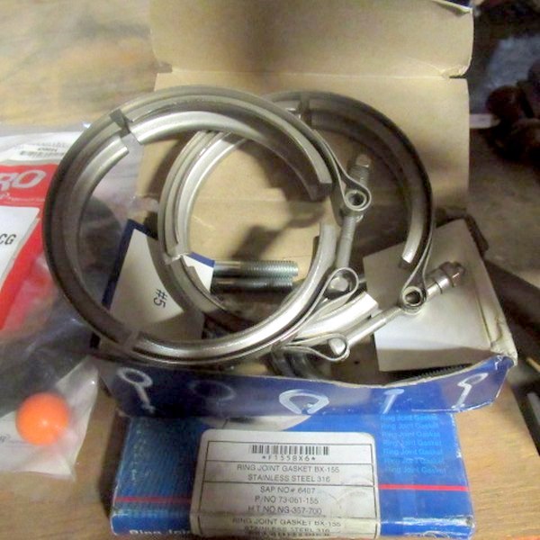 lot 503 image: Assorted Pipe Clamps