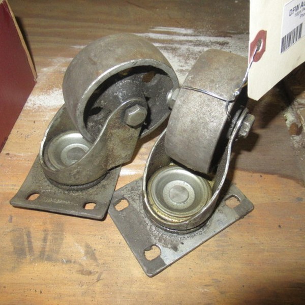 lot 532 image: Casters