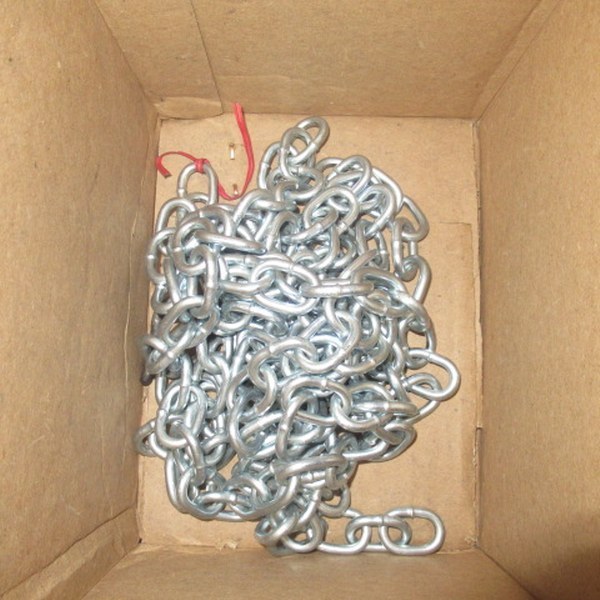 lot 538 image: Box Of Chains