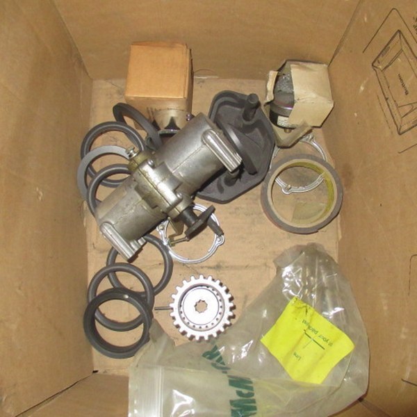 lot 540 image: Box Of Assorted Parts