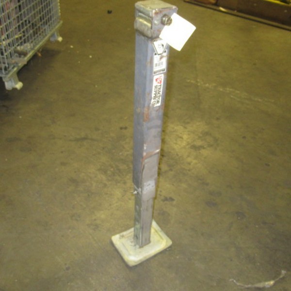 lot 581 image: Stand