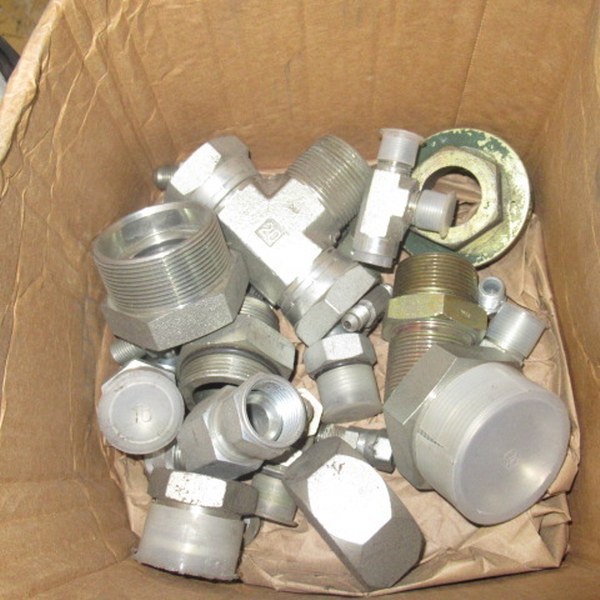 lot 585 image: Assorted Hydraulic Fittings