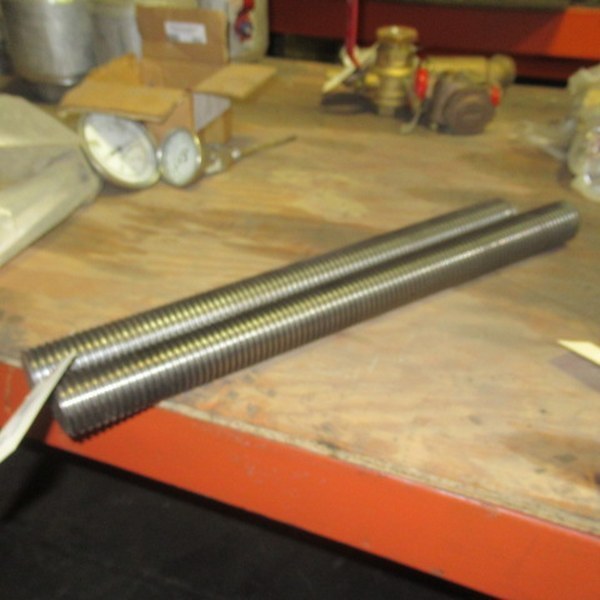 lot 601 image: 2 Heavy Duty Threaded Rods