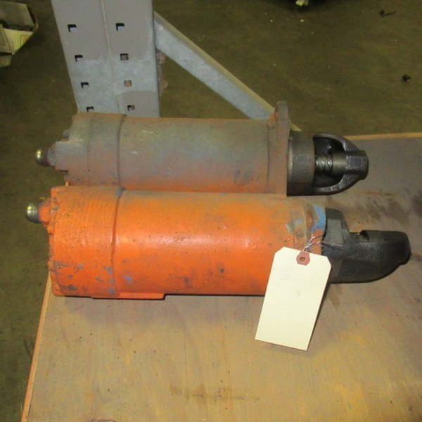 lot 621 image: 2 Diesel Motor Starters