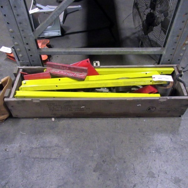 lot 624 image: Safety Platform Stands And Braces