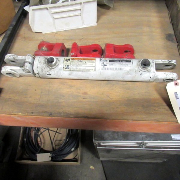 lot 635 image: Prince PMC-42510 Bore And Stroke 3000 PSI