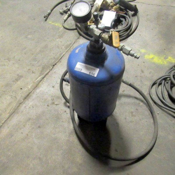 lot 656 image: Tank With Gauges And Hose
