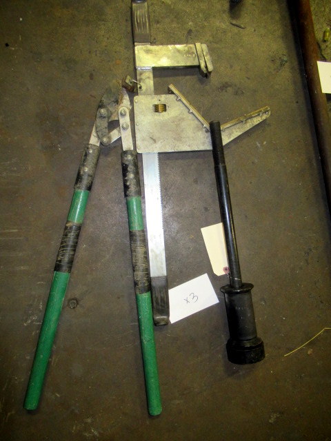 lot 689 image: Assorted Pump Tools