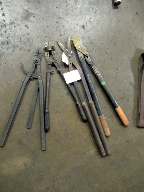lot 692 image: Snap Ring And Bolt Cutter Tools