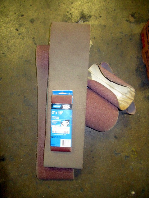 lot 693 image: Belt And Disk Sanding Paper