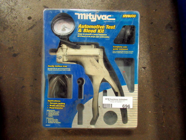 lot 696 image: Test And Bleed Kit MV8000