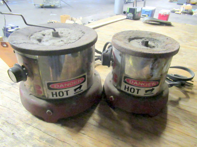 lot 715 image: American Beauty 600 And 300 Solder Pots