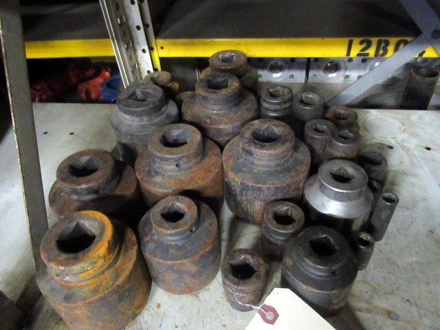 lot 716 image: Lot Of Pneumatic Inpack Sockets