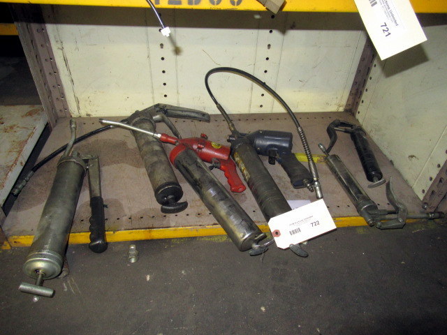 lot 722 image: Lot Of Grease Guns