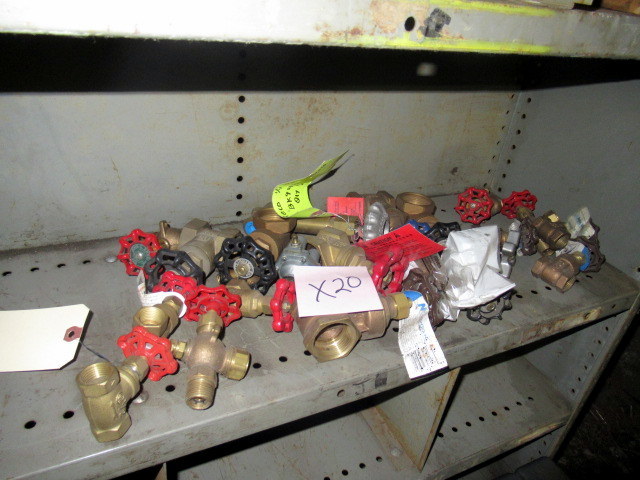 lot 731 image: Lot Of Assorted Brass Ball Valves