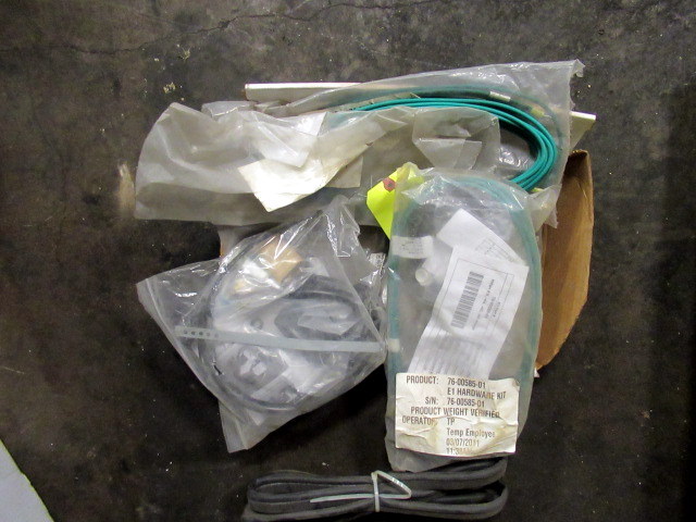 lot 748 image: Hydraulic Fittings And Hardware Kits