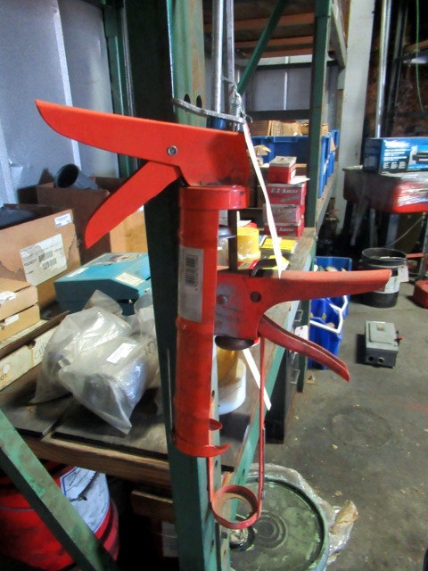 lot 751 image: Caulking Gun