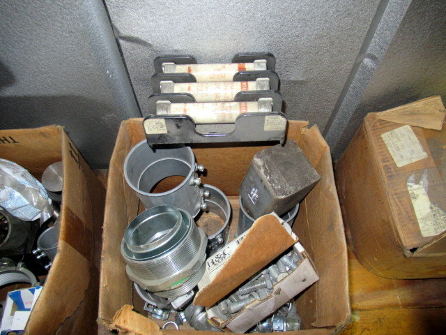 lot 762 image: Lot Of Electrical Parts