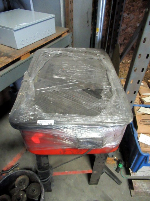 lot 782 image: Parts Washer Tank