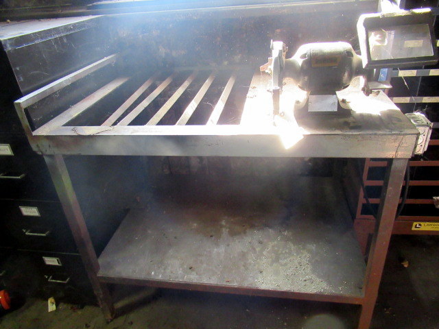 lot 808 image: Work Bench With Grinder
