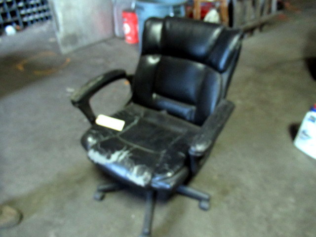 lot 819 image: Office Chair