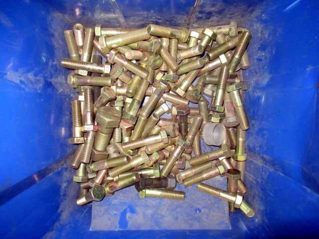 lot 824 image: Tub Of Industrial High Grade Hardware