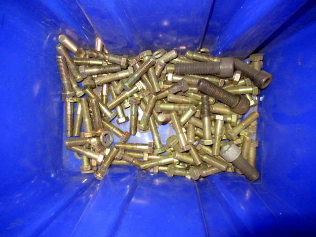 lot 827 image: Tub Of Industrial High Grade Hardware