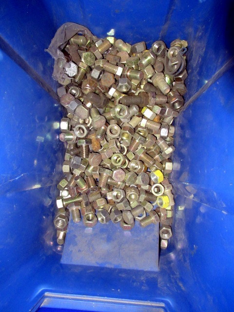 lot 829 image: Tub Of Industrial High Grade Hardware