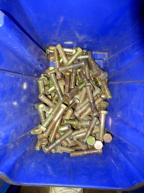 lot 833 image: Tub Of Industrial High Grade Hardware