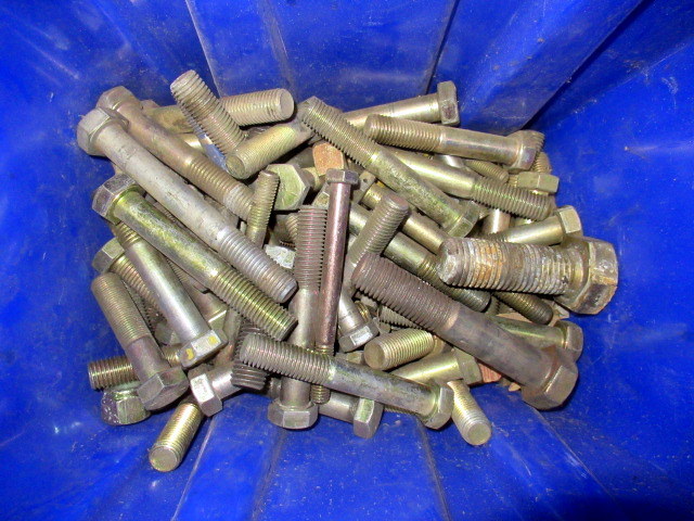 lot 835 image: Tub Of Industrial High Grade Hardware