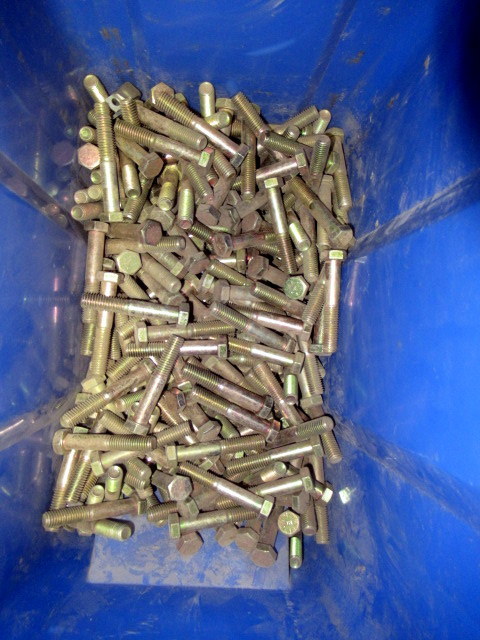 lot 836 image: Tub Of Industrial High Grade Hardware