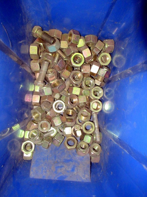 lot 838 image: Tub Of Industrial High Grade Hardware