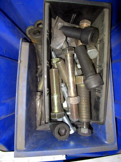 lot 839 image: Tub Of Industrial High Grade Hardware