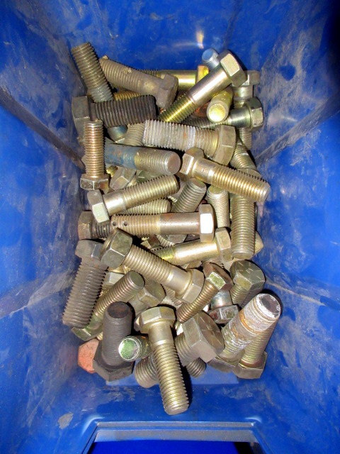 lot 840 image: Tub Of Industrial High Grade Hardware