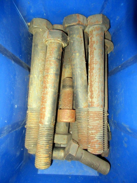 lot 841 image: Tub Of Industrial High Grade Hardware
