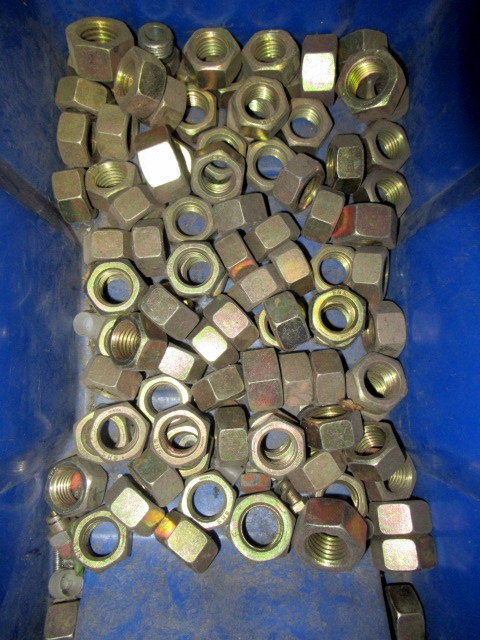 lot 843 image: Tub Of Industrial High Grade Hardware