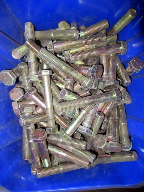 lot 844 image: Tub Of Industrial High Grade Hardware
