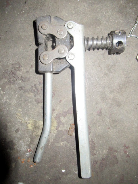 lot 857 image: Press Tool