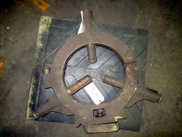 lot 865 image: Rotary Pipe Cutter
