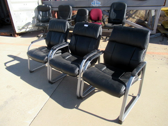 lot 872 image: Office Chairs