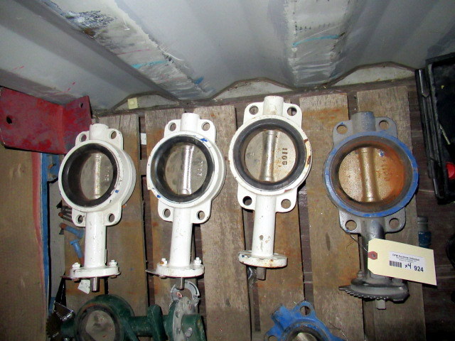 lot 924 image: 2 Butterfly Valves