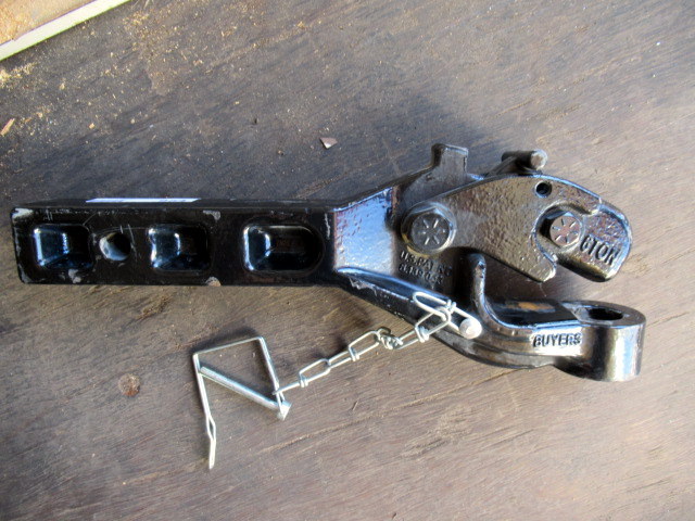 lot 954 image: Tow Hitch