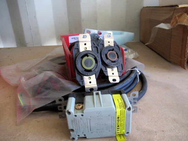 lot 960 image: Electrical Parts