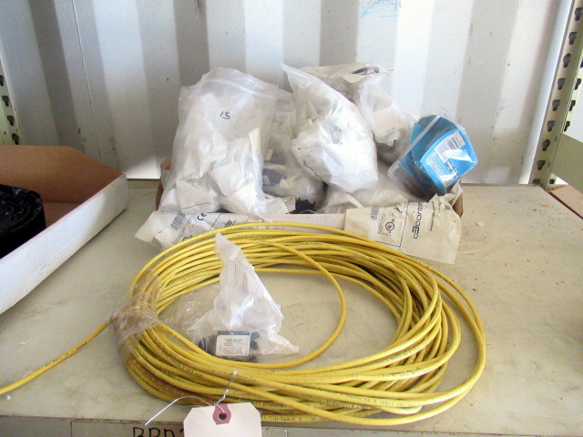lot 968 image: C3 Controls 13mm 24V ACDC LED Pilot Light Blue Flat Lens 13SBLB24ST