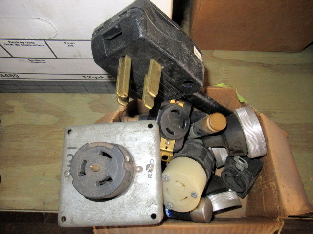 lot 982 image: Electrical Plugs