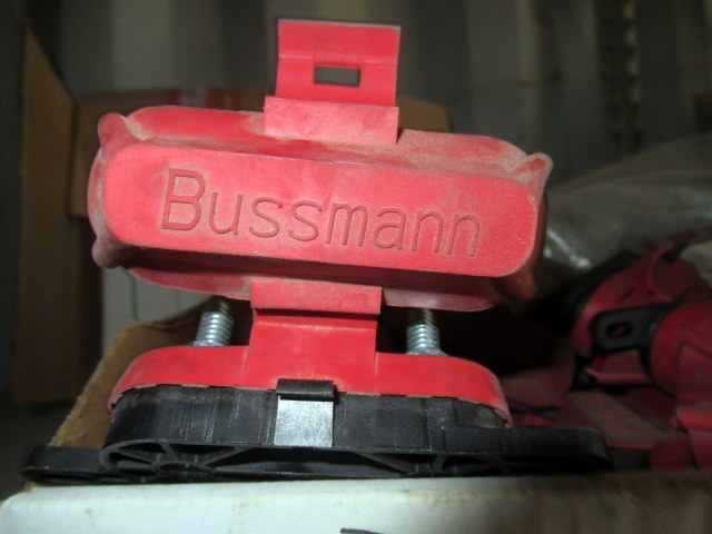 lot 994 image: Bussmann Terminals